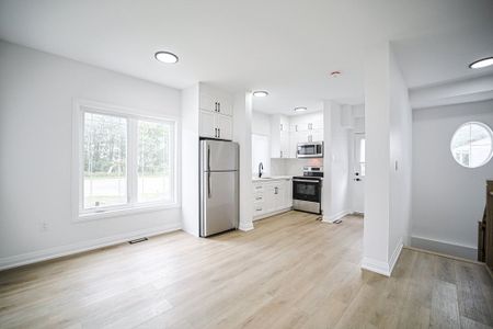 For Lease - 426 Veterans Drive Unit# 1, Barrie, Ontario - Photo 5