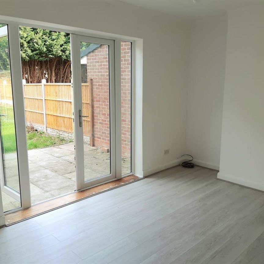 Dove House Lane, Solihull, B91 2EL - Photo 1