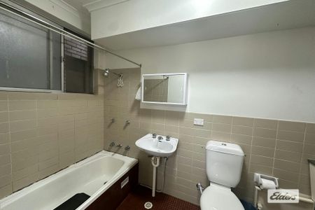 RENOVATED UNIT WITH PARK VIEWS ! - Photo 4