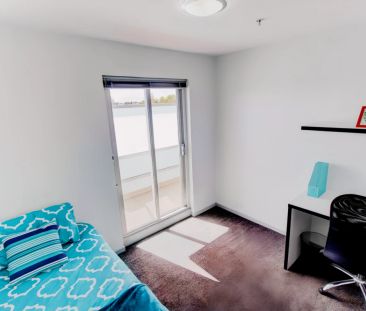 2 Bedroom with balcony style 1 - Photo 3