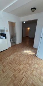 1 CH - 1 SDB - Montréal - $1,195 /mo - Photo 3