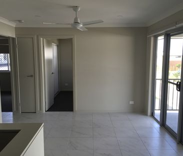 Charming Two Bedroom Townhouse in Willow Vale - Photo 6