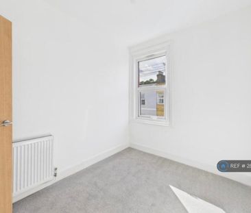 4 bedroom terraced house to rent - Photo 1