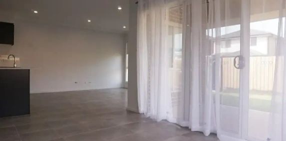 Modern 4 Bedroom Home!! - Photo 2
