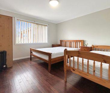 Spacious 3-Bedroom Home - Long Term Lease - Photo 3