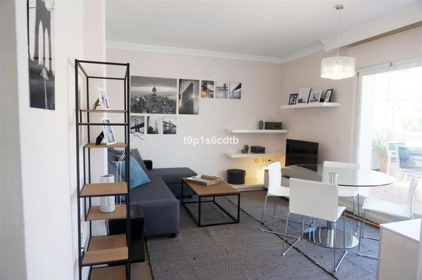 Penthouse in Nueva Andalucía - Photo 1