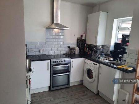 3 bedroom terraced house to rent - Photo 4