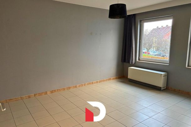 Rijwoning met 3 kamers en garage te Sint-Andries - Photo 1