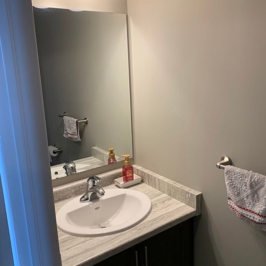 For Lease - 1061 Eagletrace Drive Unit# 85, London North, Ontario - Photo 1