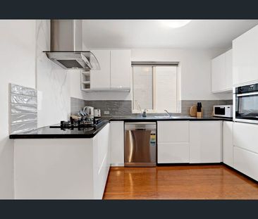 Location, Lifestyle, Latte's – Love It - Photo 6