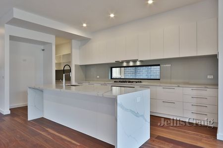 14B Rosaline Avenue, Mount Waverley - Photo 5