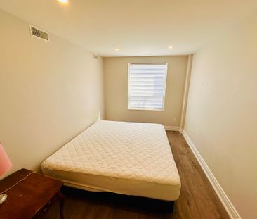 For Lease - 1032 Burnhamthorpe Road, Mississauga, Ontario - Photo 3