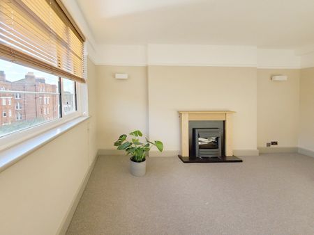 2 Bed Flat, Hamlet Court, W6 - Photo 3