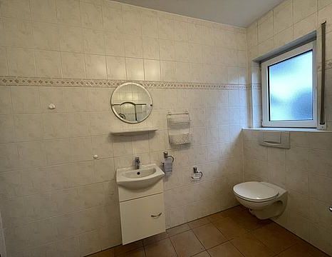 Top Einfamilienhaus in Oberpleis - Photo 1