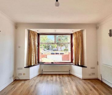 4 bedroom detached house to rent - Photo 2