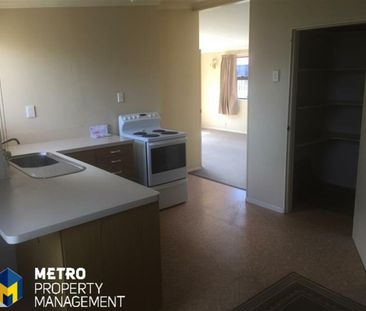 Wonderfully Spacious Family Home - Photo 5