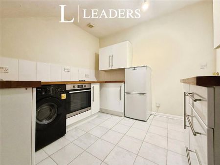 2 bedroom flat to rent - Photo 4