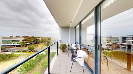 Urban Ease Meets Riverside Lifestyle - Photo 2