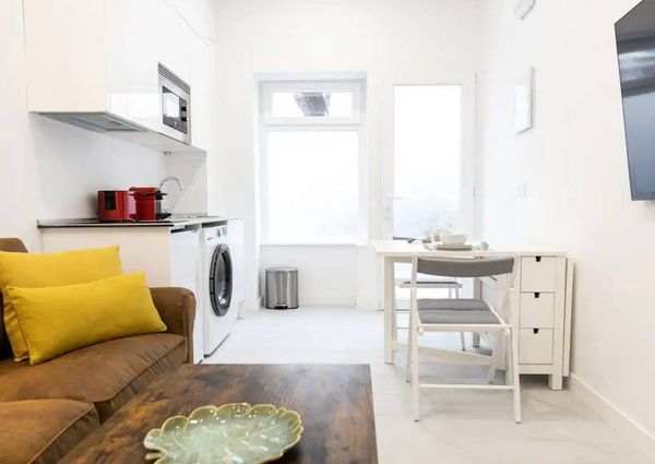 Calle de Fortunata y Jacinta, Madrid, Community of Madrid 28020