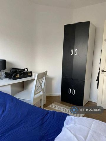 2 bedroom end of terrace house to rent - Photo 3