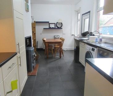 3 bedroom terraced house to rent - Photo 6