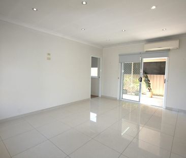 MODERN SPACIOUS CONVENIENT LOCATION - Photo 5
