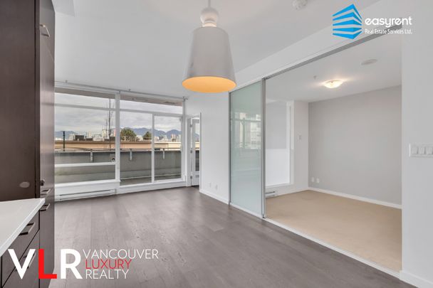 Condo in Vancouver West Side, BC - Photo 1