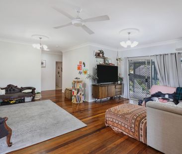 Spacious and Charming Little Mountain Home! - Photo 1