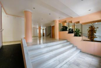 Bonito apartamento 2 dormitorios con piscina al lado del mar