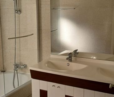 Location Appartement 4 pièces 94m² NICE 06200 - Photo 5