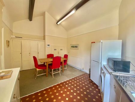 2 bedroom terraced house to rent - Photo 5