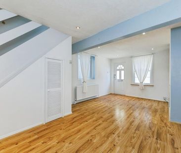 2 bedroom house to rent Brighton Road, Surbiton, KT6 - Photo 1