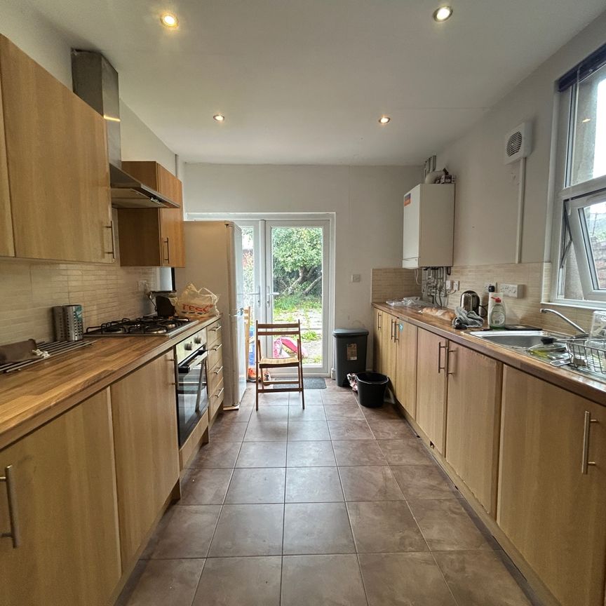 Inverness Place, Roath - Photo 1