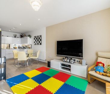 2 Bed Flat, Granite Apartments, SE10 - Photo 3