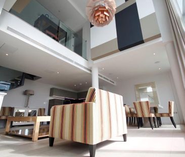 Baltimore Wharf, Canary wharf, London, E14 - Photo 4