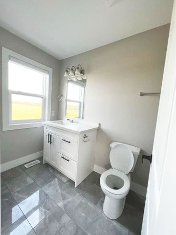 For Lease - 164 Penetanguishene Road Unit# MAIN, Barrie, Ontario - Photo 2