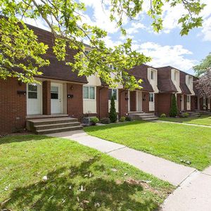 Pontiac Court – Townhomes - Photo 3