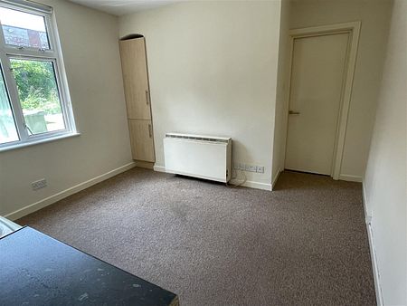 1 Bed Flat - Photo 5