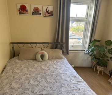 Room in a Shared House, Jephson Road, E7 - Photo 1