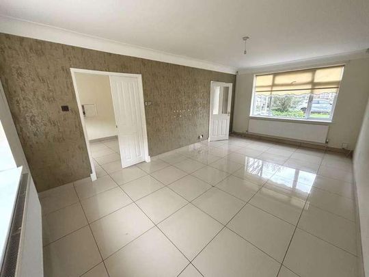 Bleak Hill Road, Windle, WA10 - Photo 1