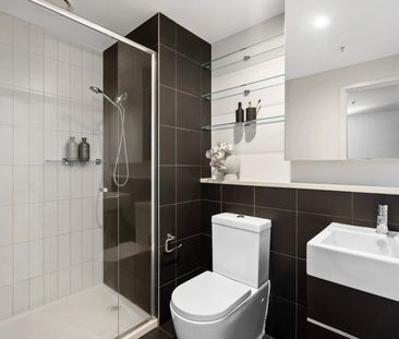 Modern Designer Living with Ultimate Essendon Convenience. - Photo 4