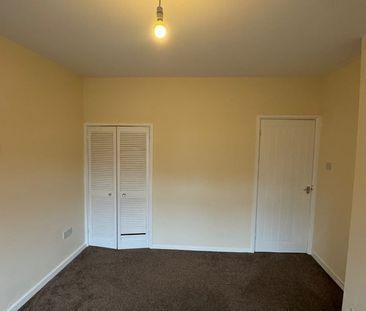 2 Bed Semi-Detached House, Queens Road, CR0 - Photo 4