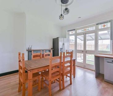 Avery Hill Road, Eltham, SE9 - Photo 2