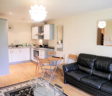 2 bedroom semi-detached house to rent - Photo 4