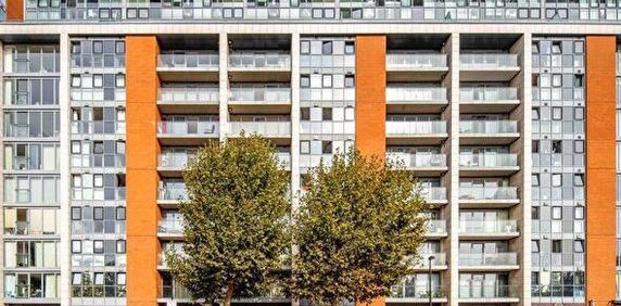 3 bedroom flat to rent - Photo 2