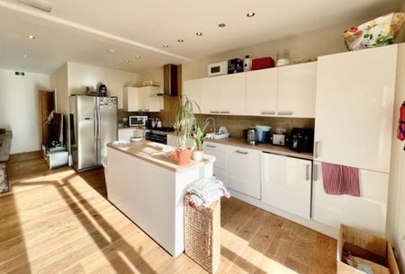 Room in a Shared House, Brunswick Avenue, N11 - Photo 4