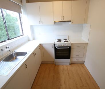 Cosy 2 Bedder - 2nd Floor - Open House Cancelled - Photo 5