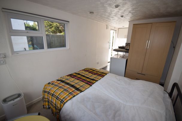 1 Bedroom Flat To Rent in Charminster - £600 pcm Tenancy Info - Photo 1