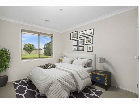 Modern Family Home - Photo 5