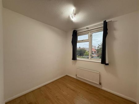 4 bedroom terraced house to rent - Photo 3